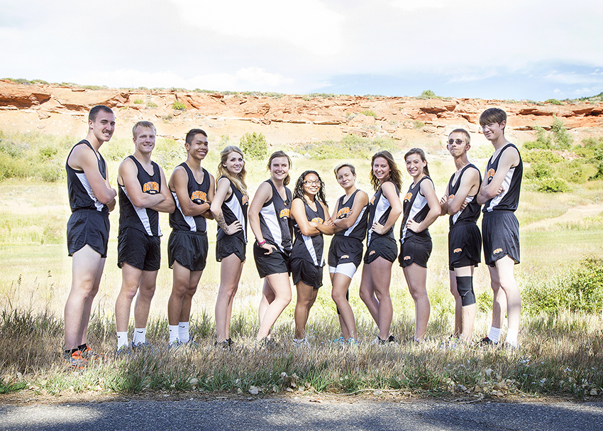 a group photo of the CWC 2016 cross country team